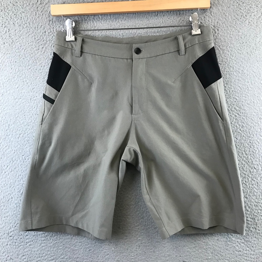 Lululemon‎ Mens Athleisure Shorts Size 32 Gray Black Outdoor Performance Casual